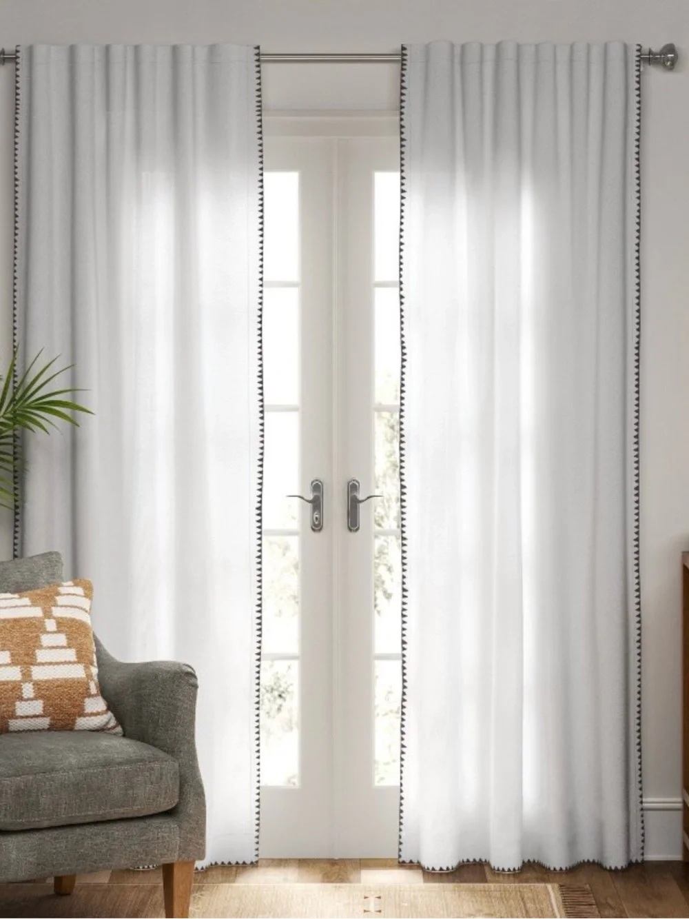 NWT Threshold Cream Stitched Edge Light Filtering Curtain- 1 Panel 54”x95”